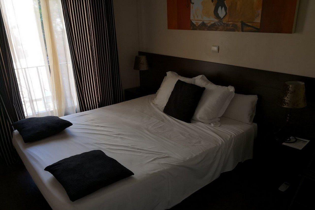 Thc Tirso Molina Hostel Madrid Dış mekan fotoğraf
