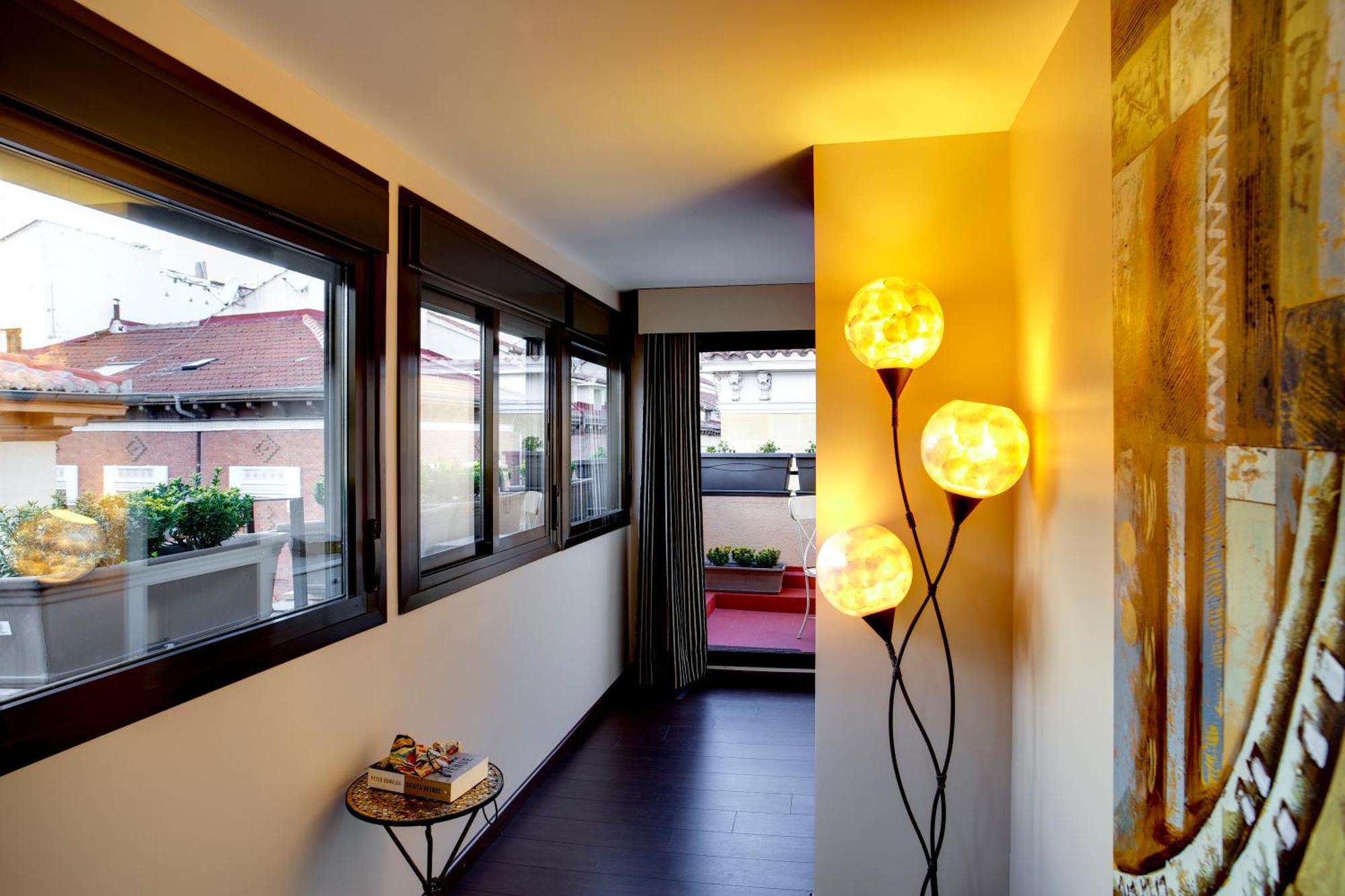 Thc Tirso Molina Hostel Madrid Dış mekan fotoğraf